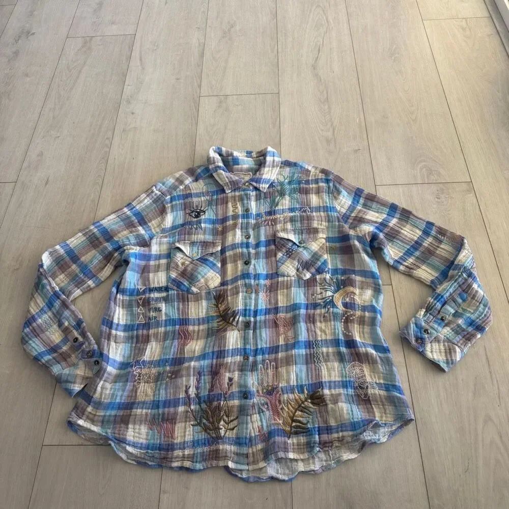 Johnny was blouse. Cotton Tencel blend. Tunic length size XL
